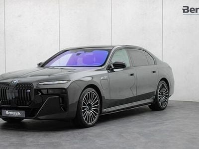 Grijs Occasion 2025 BMW M760e Exclusive Sedan | € 149.950 (Super prijs)