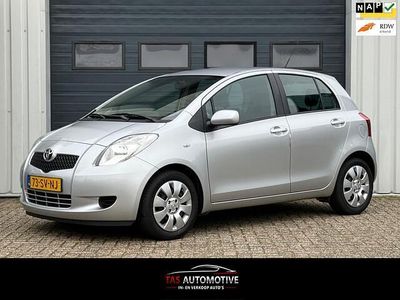 Grijs (metallic) Gebruikt 2006 Toyota Yaris Sol Hatchback | € 5.950 (Eerlijke prijs)