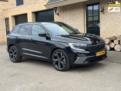 Zwart Gebruikt 2023 Renault Austral Iconic SUV | € 34.750 (Eerlijke prijs)
