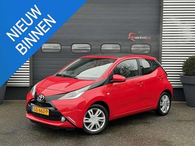 Rood Gebruikt 2015 Toyota Aygo X-wave Hatchback | € 5.900 (Eerlijke prijs)