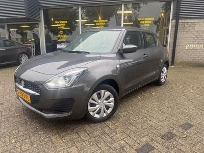 Grijs Gebruikt 2023 Suzuki Swift Comfort Hatchback | € 15.950 (Goede deal)
