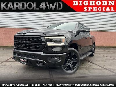 tweedehands Dodge Ram PICKUP 1500 5.7 V8 4x4 Crew Cab Big Horn Night Special |Incl. lederen bekleding | Trekhaak 13-polig |LPG| NOG 3 OP VOORRAAD!!! | Nieuwe Auto incl. LPG | Geheel rijklaarprijs | DIRECT RIJDEN |