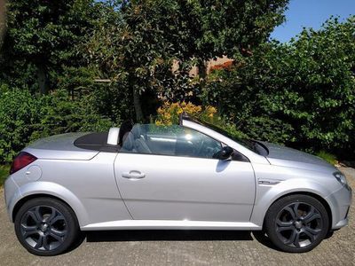 tweedehands Opel Tigra TwinTop 1.4i 90PK Sport Cabriolet - Unieke uitvoering!!