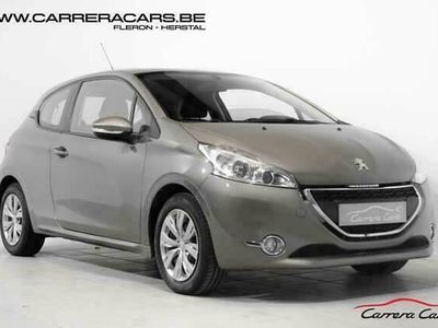 Beige Gebruikt 2012 Peugeot 208 Active Hatchback | € 7.490 (Duur)