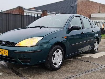 Groen (metallic) Gebruikt 2002 Ford Focus Sedan | € 599
