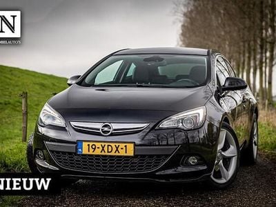 Zwart Gebruikt 2012 Opel Astra GTC Sport Hatchback | € 6.940 (Eerlijke prijs)