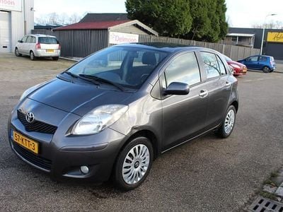 Grijs Gebruikt 2010 Toyota Yaris Hatchback | € 4.995 (Eerlijke prijs)