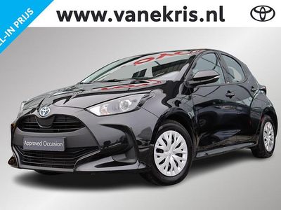 Zwart Occasion 2022 Toyota Yaris Hybrid Active Hatchback | € 20.899 (Eerlijke prijs)