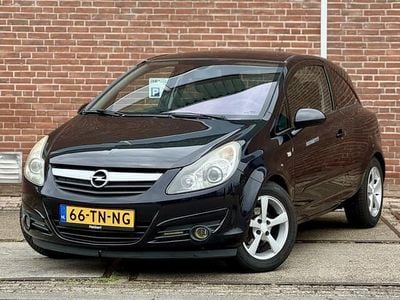 Zwart, metallic lak Gebruikt 2006 Opel Corsa Sport Hatchback | € 2.750 (Duur)