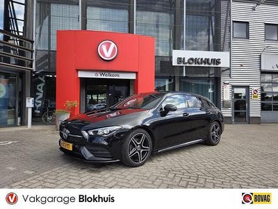 Zwart (metallic) Gebruikt 2021 Mercedes CLA180 Shooting Brake Business Stationwagen | € 28.445 (Eerlijke prijs)