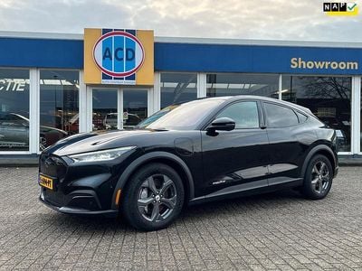 Zwart (metallic) Occasion 2021 Ford Mustang Mach-E SUV | € 16.600 (Goede deal)