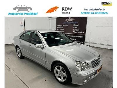 Grijs Occasion 2004 Mercedes C180 Classic Sedan | € 2.495 (Eerlijke prijs)