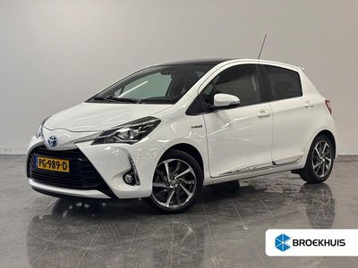 Wit Occasion 2017 Toyota Yaris Hybrid Premium Hatchback | € 16.945 (Iets duurder)