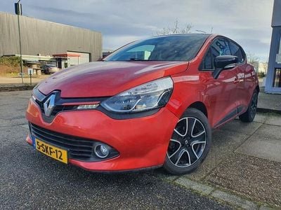 Rood (metallic) Occasion 2013 Renault Clio IV Dynamique Hatchback | € 3.950 (Goede deal)