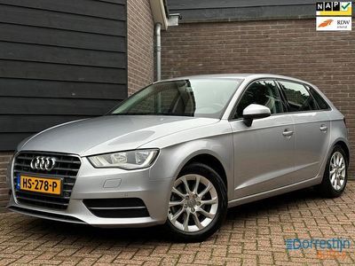 Grijs Occasion 2016 Audi A3 Attraction Hatchback | € 12.950 (Eerlijke prijs)