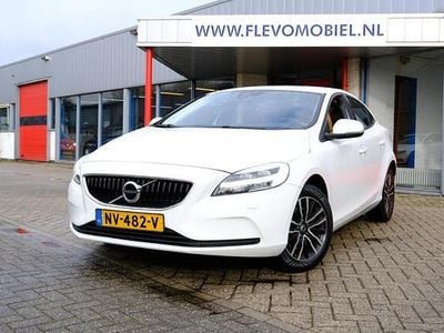 Occasion Volvo V40 123 PK (90 kW) 2017 Wit (metallic) Hatchback