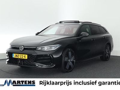 Zwart Occasion 2025 VW Passat R-line Edition Stationwagen | € 49.749 (Goede deal)