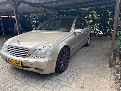 Mercedes C200