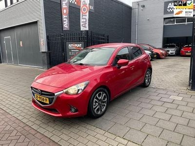 Rood Gebruikt 2016 Mazda 2 Hatchback | € 5.999 (Super prijs)