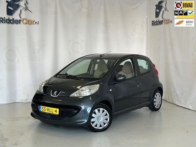 Grijs Gebruikt 2009 Peugeot 107 Hatchback | € 2.399 (Eerlijke prijs)