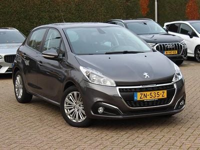 Grijs Gebruikt 2019 Peugeot 208 Signature Sky Hatchback | € 9.999 (Eerlijke prijs)