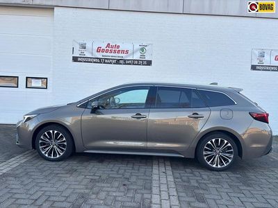 Groen (metallic) Occasion 2024 Toyota Corolla Executive Stationwagen | € 31.995 (Eerlijke prijs)