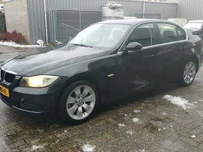 Occasion BMW 318 Basis 129 PK (94 kW) 2005 Zwart (metallic) Sedan
