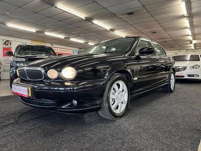 Zwart Gebruikt 2007 Jaguar X-type SE Sedan | € 2.995 (Eerlijke prijs)