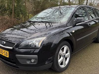 Zwart Occasion 2007 Ford Focus Futura Stationwagen | € 1.295 (Goede deal)