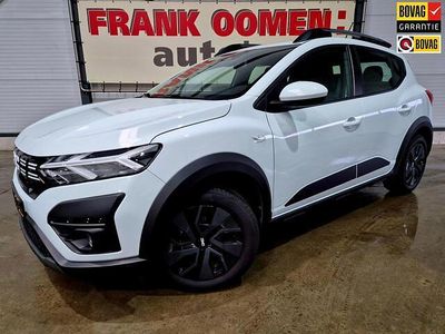 Wit Occasion 2025 Dacia Sandero Expression Hatchback | € 25.950 (Duur)