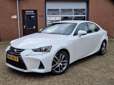 Lexus IS300h