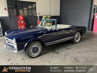 Blauw Occasion 1967 Mercedes 250 | € 119.950