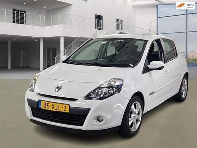 Wit Gebruikt 2012 Renault Clio IV Collection Hatchback | € 3.600 (Eerlijke prijs)