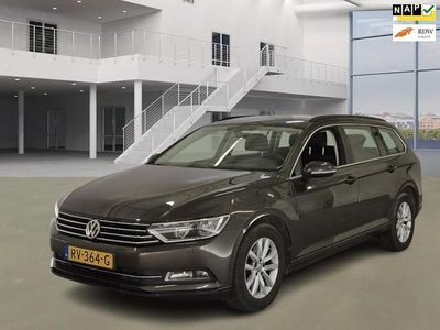 Bruin Gebruikt 2016 VW Passat Stationwagen | € 7.950 (Eerlijke prijs)
