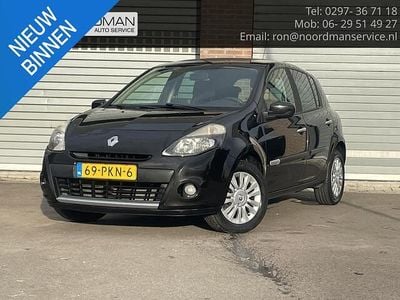 Zwart Gebruikt 2011 Renault Clio II Collection Hatchback | € 4.950 (Duur)