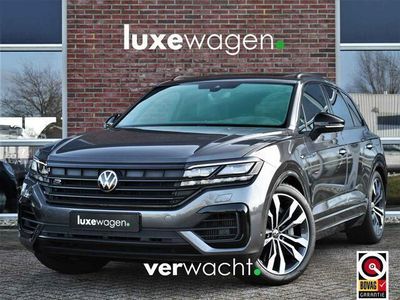 tweedehands VW Touareg R 3.0 TSI eHybrid 4M Pano Luchtv DynAudio 22inch