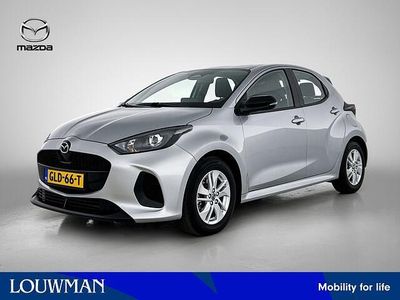 Grijs Gebruikt 2024 Mazda 2 Center-Line Hatchback | € 21.895 (Eerlijke prijs)