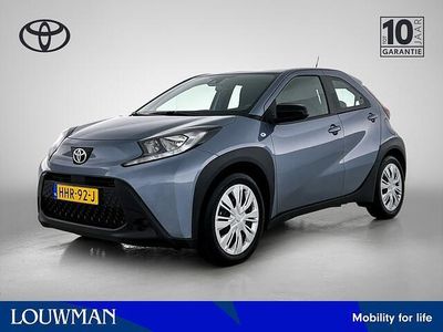 Grijs (metallic) Occasion 2025 Toyota Aygo X Play SUV | € 19.445 (Eerlijke prijs)
