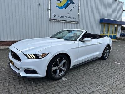 Wit Occasion 2016 Ford Mustang Cabriolet | € 23.950