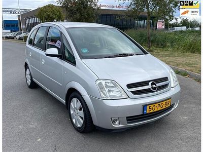 Grijs Gebruikt 2004 Opel Meriva Cosmo MPV | € 2.150 (Eerlijke prijs)
