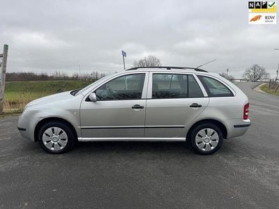 Occasion Skoda Fabia 75 PK (55 kW) 2004 Grijs (metallic) Stationwagen
