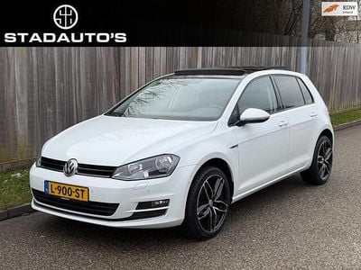 Wit Occasion 2016 VW Golf VII LOUNGE Hatchback | € 12.999 (Eerlijke prijs)