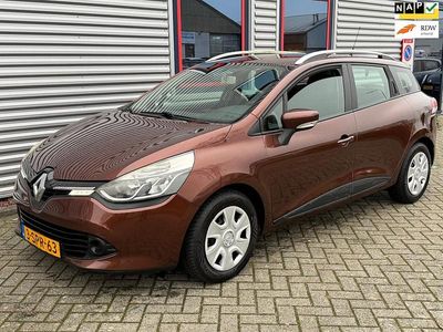 Bruin (metallic) Gebruikt 2013 Renault Clio GrandTour Expression Stationwagen | € 3.799 (Iets duurder)