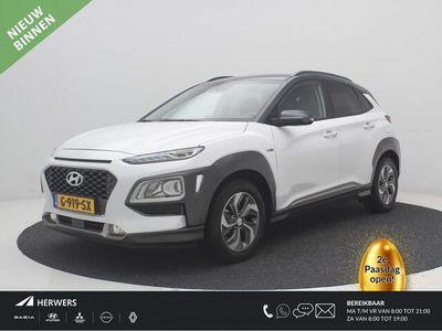 tweedehands Hyundai Kona 1.6 GDI HEV Fashion AUTOMAAT / Navigatie / Trekhaak / HUD Display / Two-Tone lak / Adaptive Cruise Control / All seasonbanden / 1ste Eigenaar / Historie bekend / NL auto /