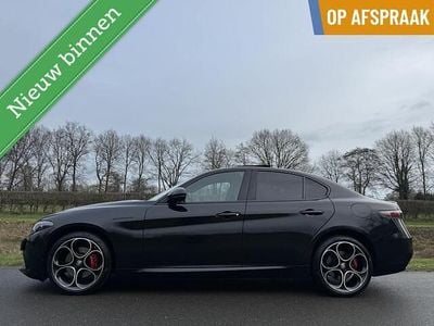 Zwart Gebruikt 2023 Alfa Romeo Giulia Competizione Sedan | € 49.950 (Eerlijke prijs)