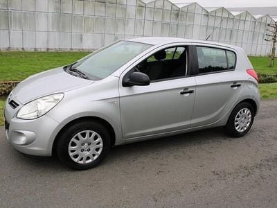 Grijs (metallic) Gebruikt 2011 Hyundai i20 Hatchback | € 4.950 (Eerlijke prijs)