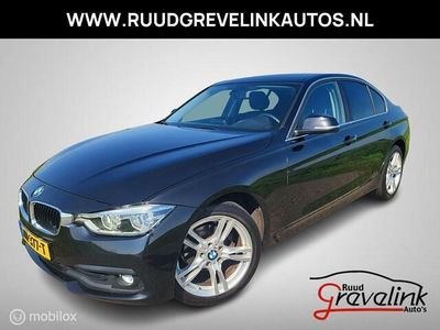 Zwart Gebruikt 2017 BMW 318 Comfort Edition Sedan | € 13.995