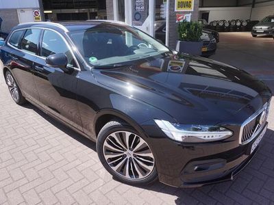 Occasion Volvo V90 Momentum 199 PK (146 kW) 2021 Zwart, metallic lak Stationwagen