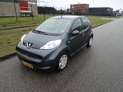 Occasion Peugeot 107 Urban Move 68 PK (50 kW) 2011 Grijs Hatchback