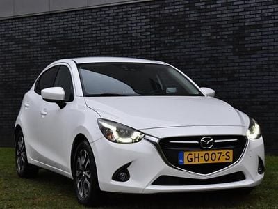 Wit Gebruikt 2015 Mazda 2 Hatchback | € 8.925 (Eerlijke prijs)